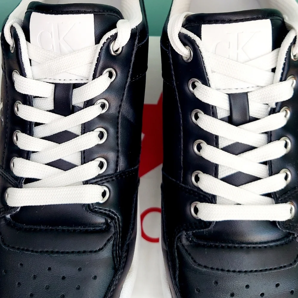 Calvin Klein Women's Calondra Black & White Platform Low Top Sneakers Y2K Chunky